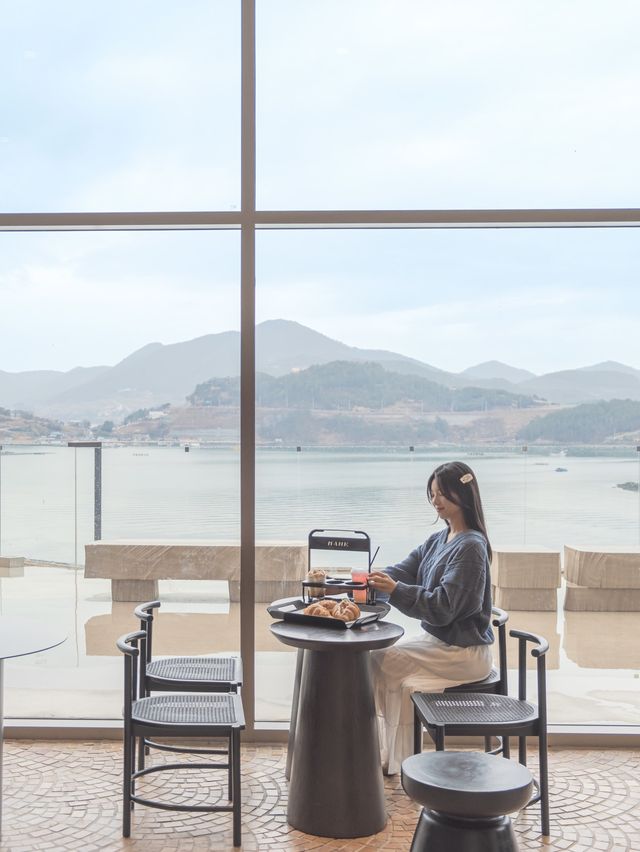 여수 백야대교가 보이는 오션뷰 카페 마애💙