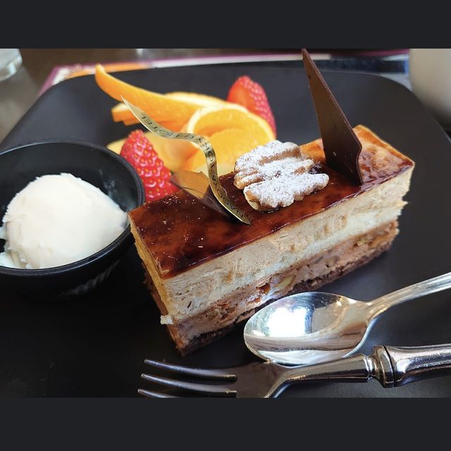 名古屋東急ホテル　モンマルトルでランチ