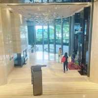 佔地兩萬平方呎的 CLUB APUS ! 下午簡餐 ！ 真嘆 !