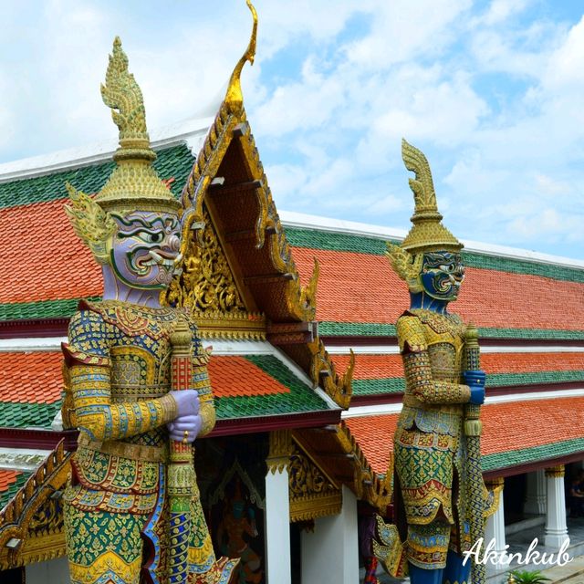 ชมความงาม วัดพระแก้ว วัดคู่บ้านคู่เมือง
