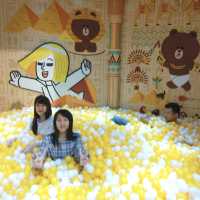 大人小孩都喜歡的歡樂line friends展😊