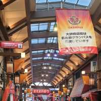 充滿異國風情料理的東仁王門通街