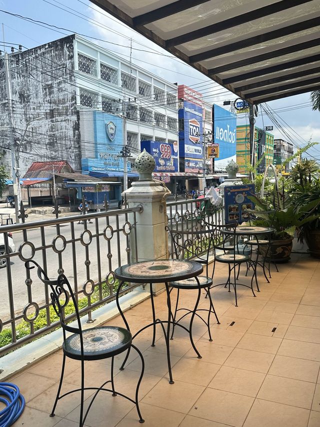 ร้านกาแฟ ลูกบัว