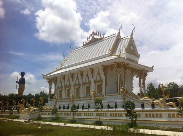 วัดสันติวิเศษสุข (เจ้าเงาะ)