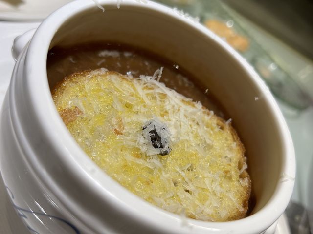 台中夏慕尼文心店｜和牛套餐，麵包、櫻花蝦炒飯可以續點