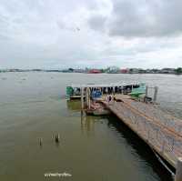 รับลม คาเฟ่ แอนด์ บาร์ สมุทรสาคร