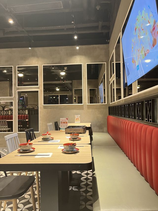 尖沙咀海景chill住食酸菜魚