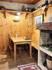 山中湖畔に佇む、おとぎ噺から飛び出したイタリアンカフェ