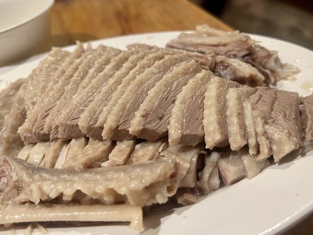超好吃的鵝肉料理｜阿城鵝肉土城創始店，份量多人也超多