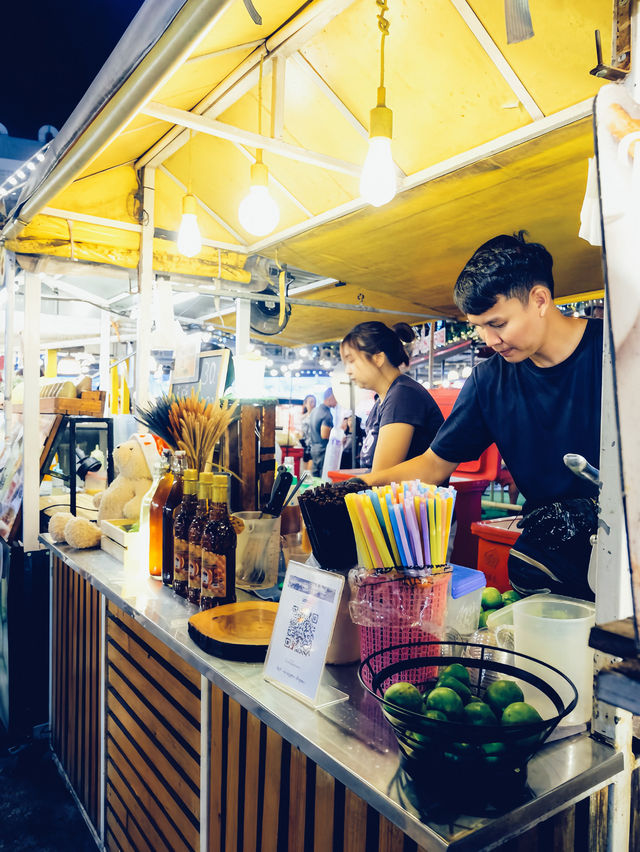 เดินเล่นตลาดกลางคืน ตลาดชิลล์วา ภูเก็ต