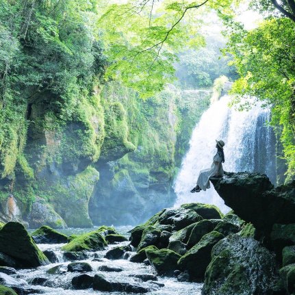 大分】全てが幻想的！黄牛(あめうし)の滝へ | Trip.com 竹田市