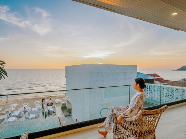 ที่พักติดหาดเจ้าหลาว สไตล์ทรอปิคอล บรรยากาศดีมาก