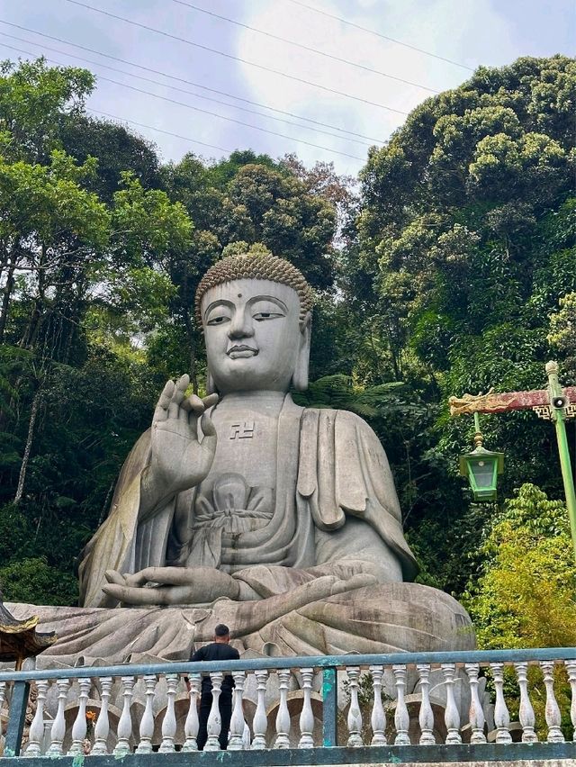 แนะนำว่าต้องมา Chin Swee Caves Temple 