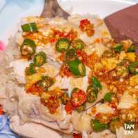 ข้าวมันไก่ให้เยอะคิวยาววววว!