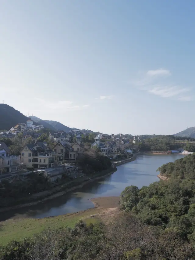 Eastern Overseas Chinese Town's Forest Train, Enjoying the View of Little Switzerland from High Above