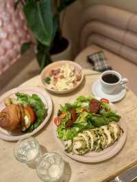 將軍澳一間高質舒服Cafe🖤☕️🍽💫
