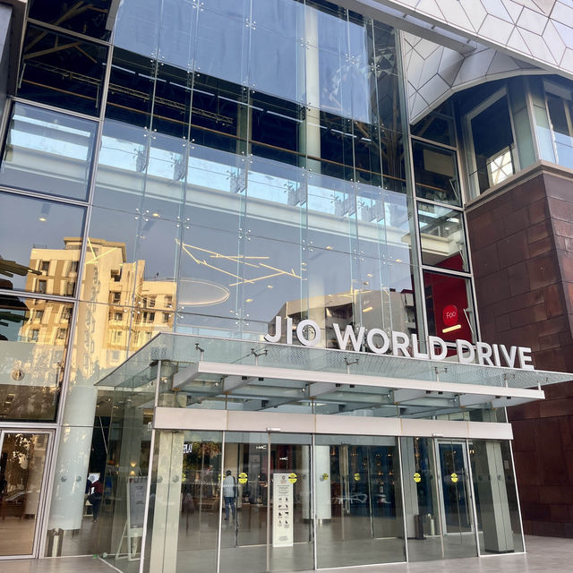 🇮🇳印度首富的孟買市中心遊樂園「Jio World Drive」