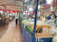 ตลาดริมน้ำวัดศาลเจ้า ปทุมธานี
