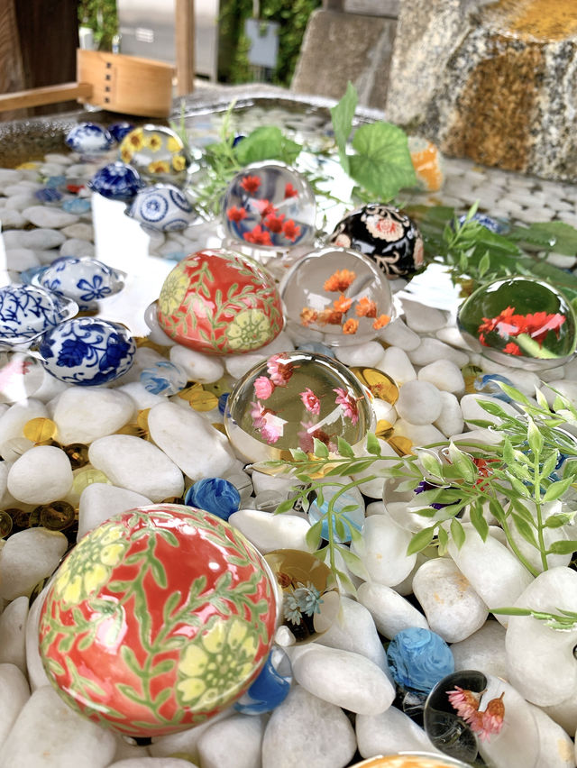 【京都観光】可愛いアヒルがお出迎え♡花玉手水に癒される寺院