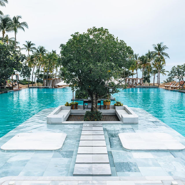 โรงแรมติดทะเล Dusit Thani Hua Hin