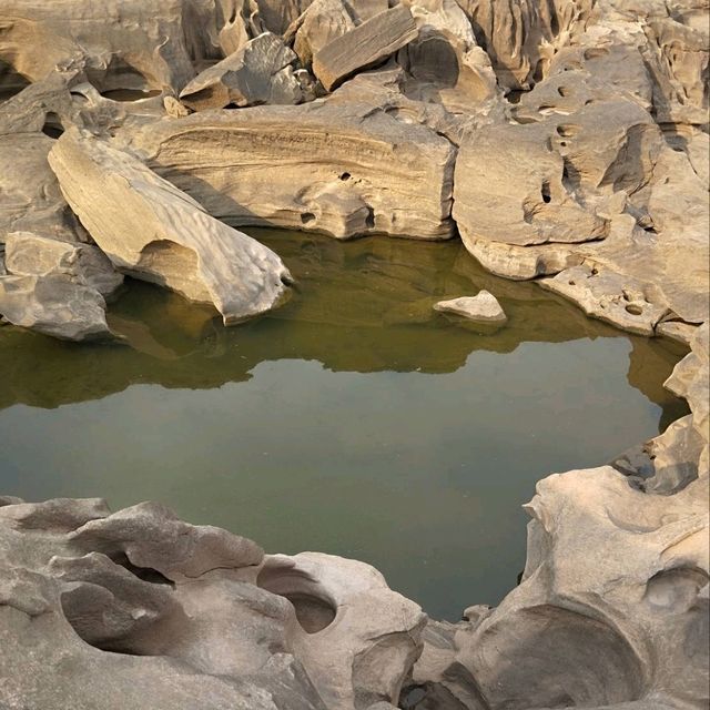 สามพันโบก