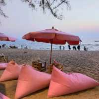 คาเฟ่สีชมพู Tutu Beach