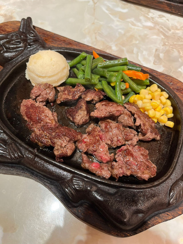 오키나와 가면 무조건 먹어야 되는 스테이크 맛집 88