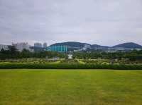 The visit to UN Memorial Cemetery in Busan