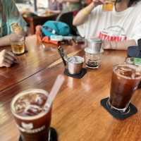 분위기는 사회주의 맛은 자본주의. 베트남의 콩(?)산 카페 - CCCP Coffee