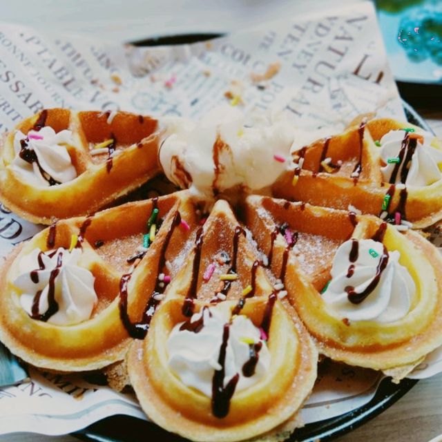 # We Caf'e 我們複合式餐飲-桃園神社（忠烈祠）