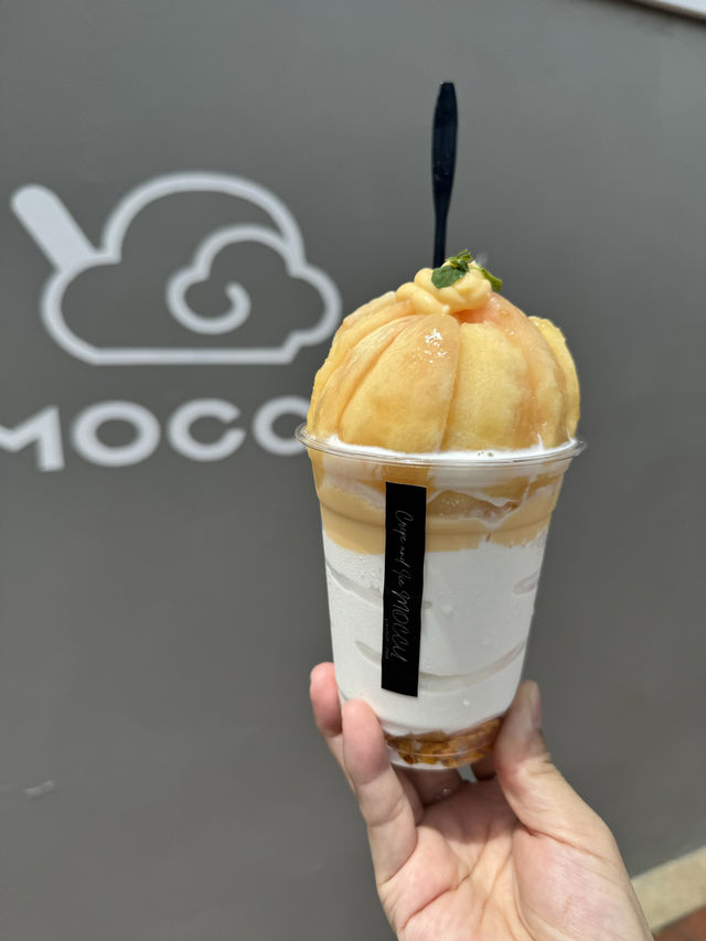 【福岡カフェ】1日個数限定の大きな桃が乗ったソフトクリームはいかが？🍑