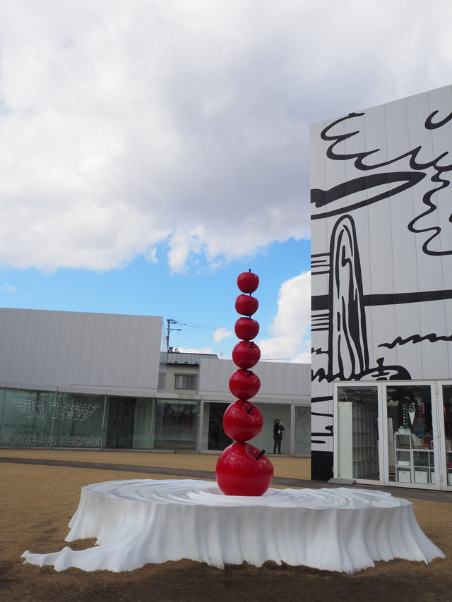 青森🍎現代アートを体験出来る！十和田湖現代美術館