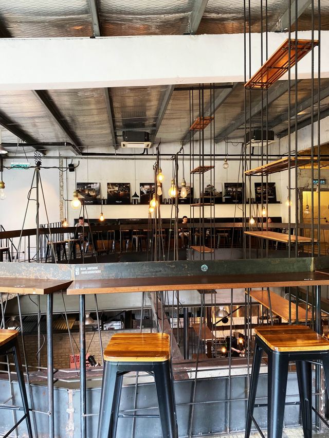 Industrial-themed cafe that you need to visit 🏭🏗️