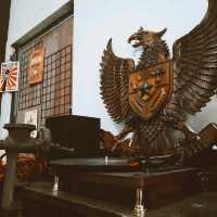 ORING COFFE | Colonial-themed coffee shop