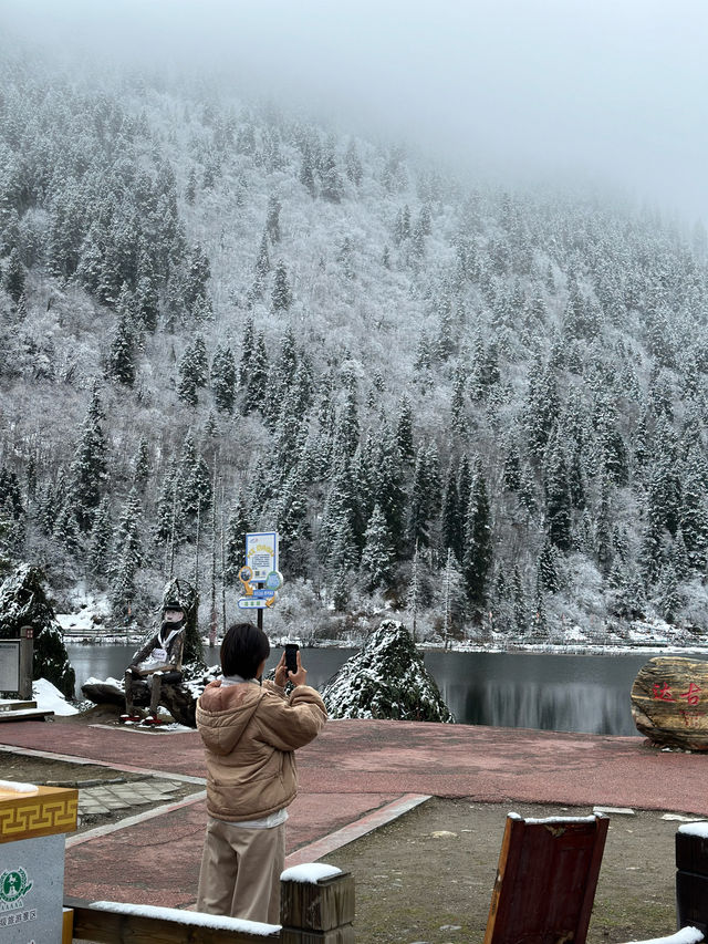 Dagu lake ทะเลสาปที่สวยราวกับหลุดไปในเทพนิยาย ❄️
