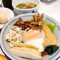 Quintessential Malaysian Breakfast in Oriental Kopi 🥚 ☕ 🍜