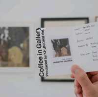 จิบกาแฟและชมงานศิลปะที่ Galerie Monument กัน
