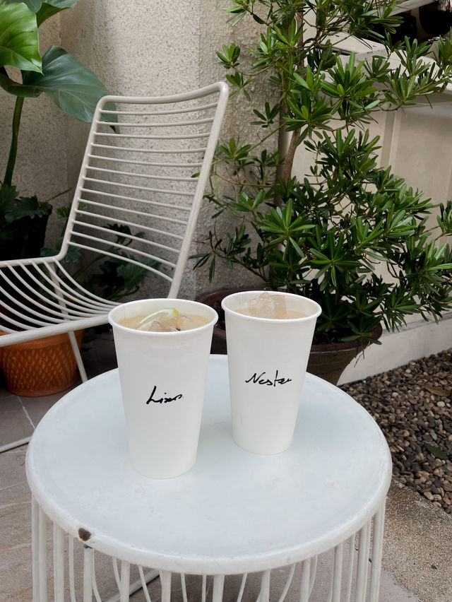 ☕️ 𝗔 𝗣𝗔𝗣𝗘𝗥 𝗖𝗨𝗣 𝗰𝗼𝗳𝗳𝗲𝗲 & 𝗳𝗿𝗶𝗲𝗻𝗱