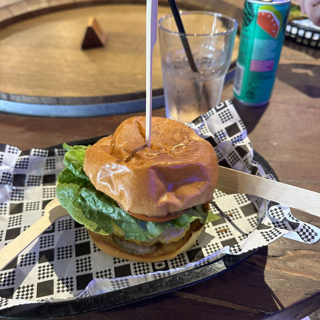 【ポートダグラスグルメ】N17 burger co