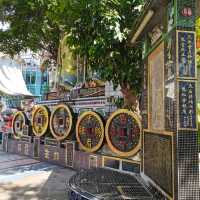 ไหว้ขอพรเจ้าแม่กวนอิมริมทะเลที่ Repulse Bay
