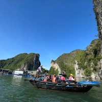 ล่องเรือที่อ่าวฮาลองเบย์ (Halong Bay) 🥰