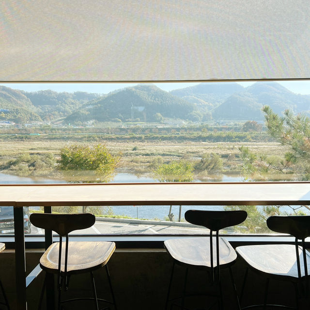 충주 대형 감성카페 커피단월