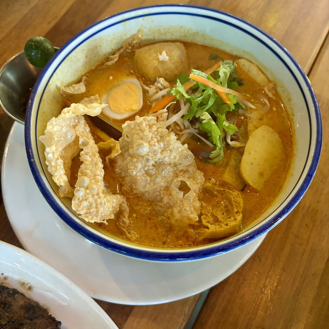 다채로운 맛과 감성, 코타키나발루 솔드 아웃에서의 특별한 한 끼