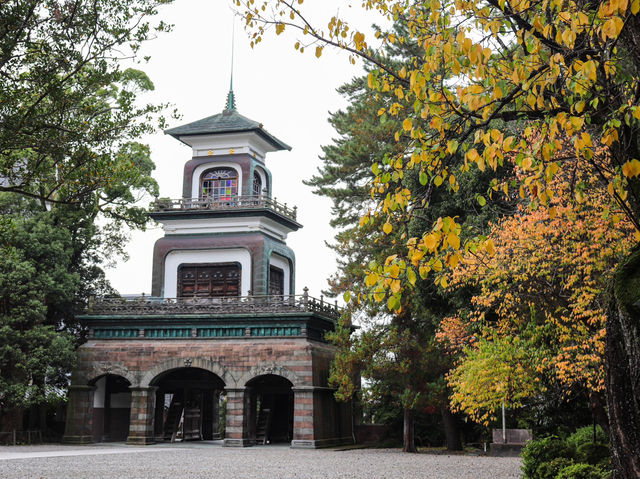 【石川県】 ステンドグラス輝く「神門」と前田利家公を祀る神社『尾山神社』