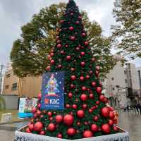 たくさんのサンタクロース！「天神クリスマスマーケット」