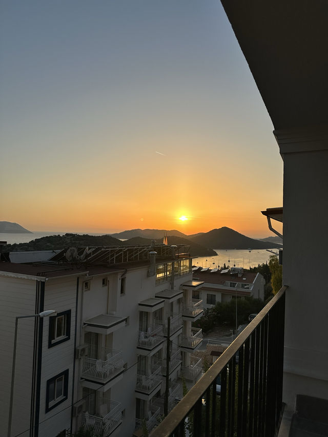 土耳其 | 海邊小鎮Kas性價比高住宿 全景俯瞰小鎮美景😍