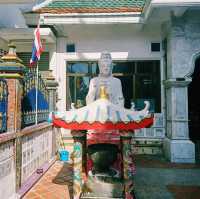 泰國曼谷皇家古廟景點:Wat Ratchawarin，建築精美絕倫，適合打卡拍照📸