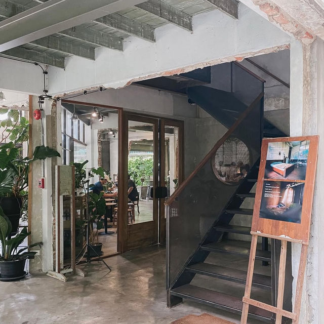 ร้านกาแฟลับ Piccolo vicolo cafe’ • ราชเทวี  ☕️