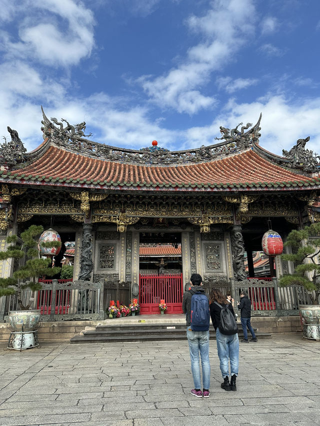 【台北萬華】誠心參拜🙏🏻台灣最著名的艋舺龍山寺