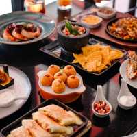 Weekend Pool Brunch ริมสระว่ายน้ำสุดชิล